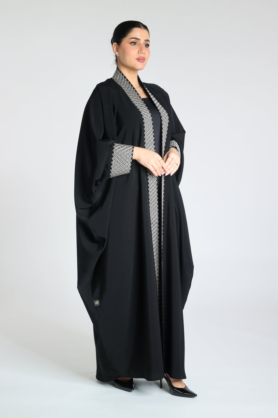 Open Soalon Bisht Abaya with Embroidery
