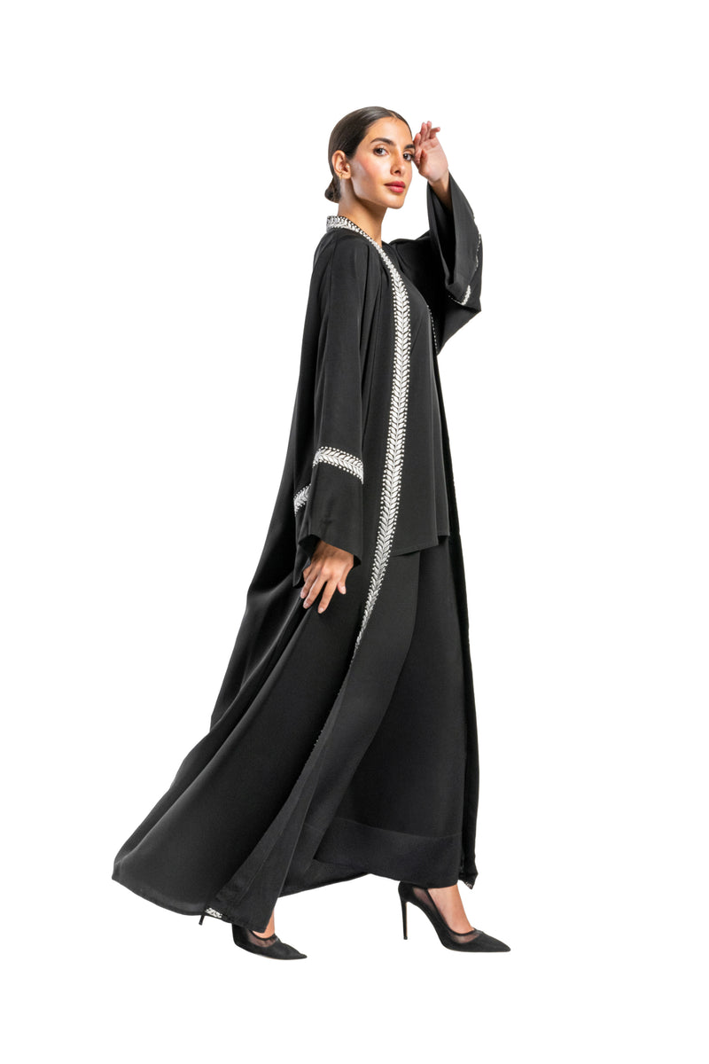 BLACK  EMBROIDERED SOALON CLOSE ABAYA.