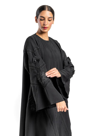 BLACK  EMBROIDERED SOALON CLOSE ABAYA.