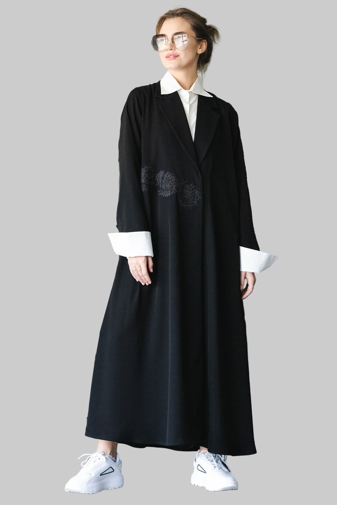Embroided Dentelle  Crepe Close Abaya