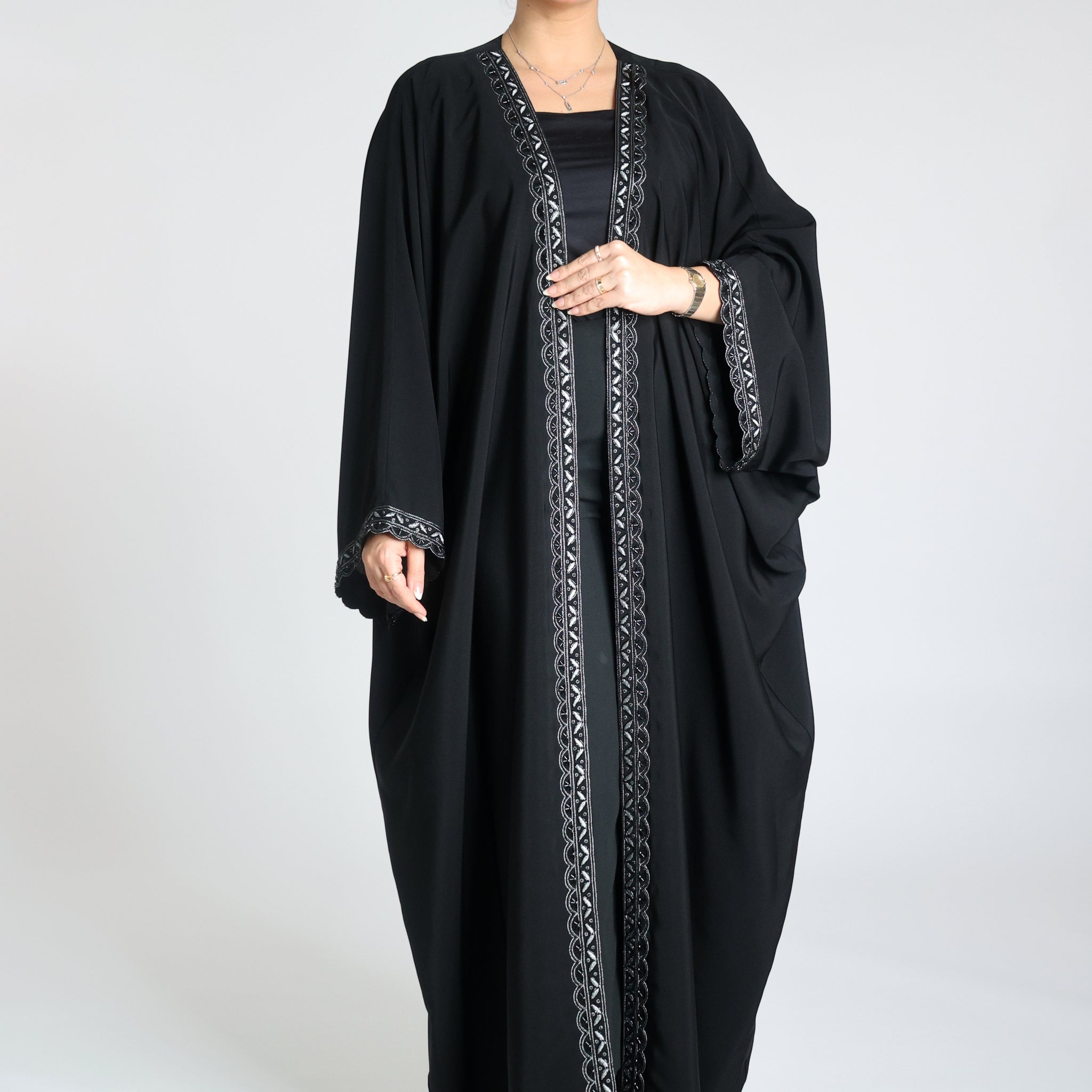 Soalon Bisht Abaya with Handwork