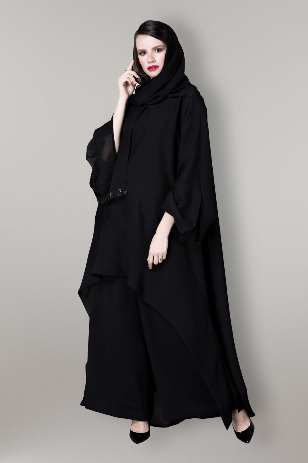 BLACK TROUSER TEXTURED SOALON ABAYA.